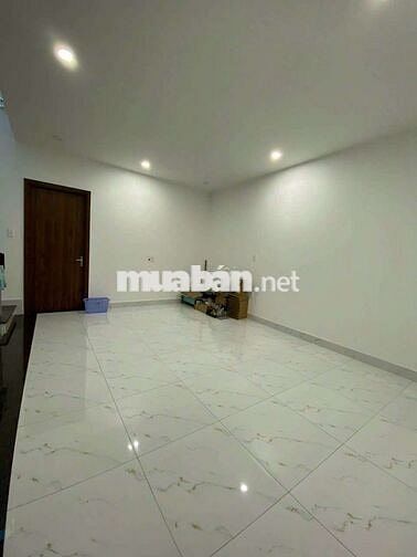 NHÀ RỘNG 6*20, TRỆT, 2 LẦU, 4PN, 5WC, SÂN XE HƠI, GẦN NGÃ TƯ GA 