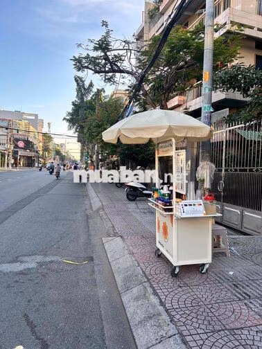 tuyển nhân viên phục vụ pha chế
