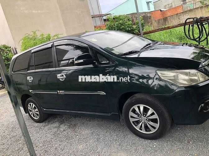 Toyota Innova E 2015