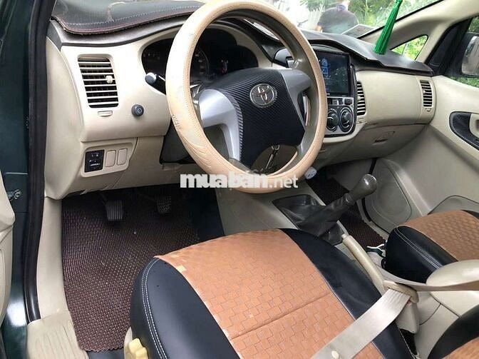 Toyota Innova E 2015