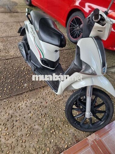 Piaggio Liberty Fly Trắng Xăng
