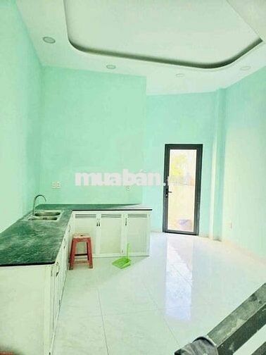 NHÀ VÀ ĐẤT ( NGAY CẦU GIAO KHẨU ) TRÊT LẦU 2PN 2WC. AN NINH. SẠCH ĐẸP