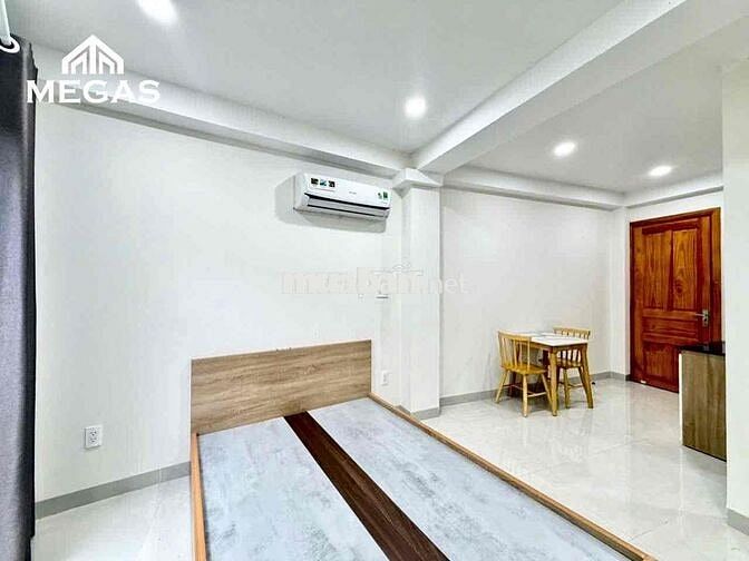 Ngay Hoàng Sa Full Nội Thất Có Sân Sau Tiện Di Chuyển Quận Trung Tâm