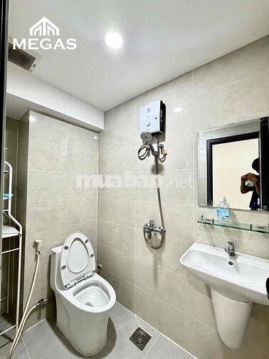 Ngay Hoàng Sa Full Nội Thất Có Sân Sau Tiện Di Chuyển Quận Trung Tâm