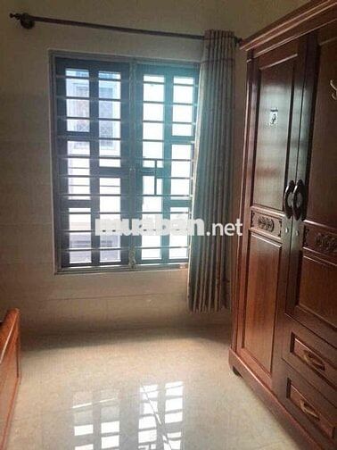 phòng gần trường tiểu học và chợ