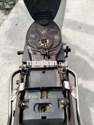 Honda Dream Nâu, Trắng Xăng