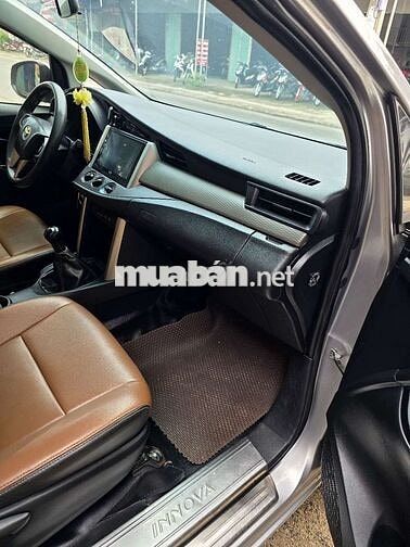 Toyota Innova 2017 Bạc Sàn