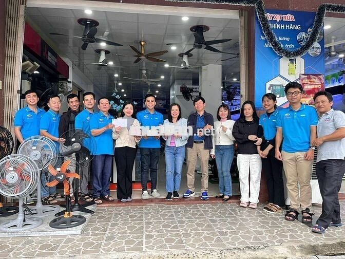 NHÂN VIÊN GIAO HÀNG NỘI THẤT & ĐIỆN MÁY