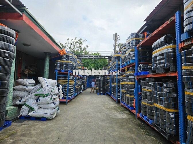 CẦN TUYỂN NAM TÀI XẾ XE TẢI 2.2 TẤN