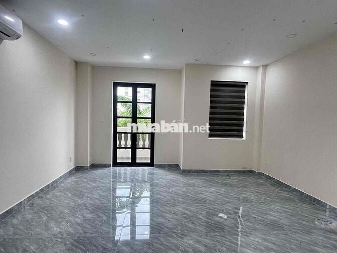 Cho thuê văn phòng sàn lầu 1, có hầm, thang máy, máy lạnh Cityland 12t