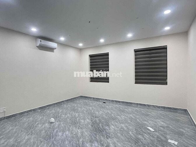 Cho thuê văn phòng sàn lầu 1, có hầm, thang máy, máy lạnh Cityland 12t