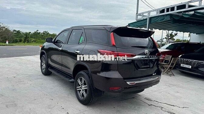 Toyota Fortuner 2022 2.4L 4x2 AT máy dầu tự động