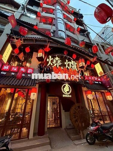 PHỤC VỤ LỄ TÂN QUẬN 1