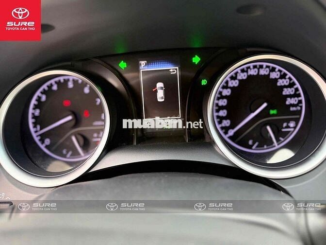 Toyota Camry 2.0G Đen 2021 siêu đẹp