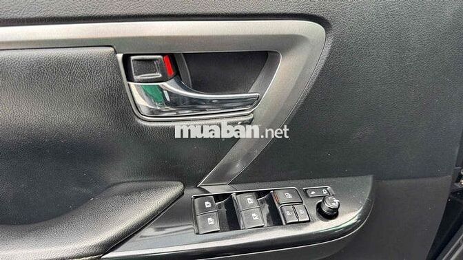 Toyota Fortuner 2022 2.4L 4x2 AT máy dầu tự động