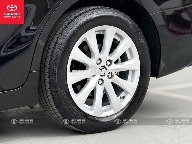 Toyota Camry 2.0G Đen 2021 siêu đẹp