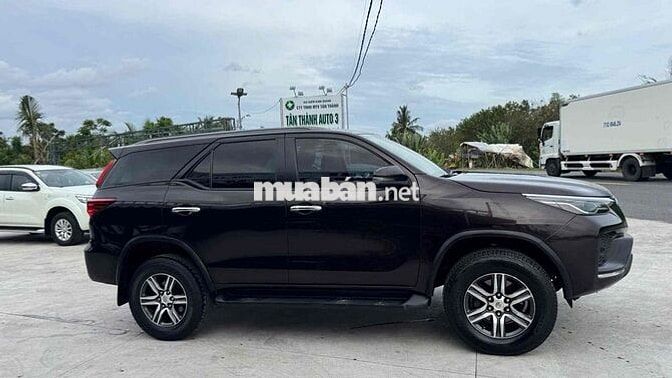 Toyota Fortuner 2022 2.4L 4x2 AT máy dầu tự động