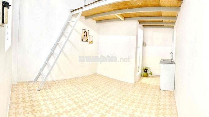 Phòng đẹp 25m2 gác cao, thoáng mát Nguyễn Văn Công