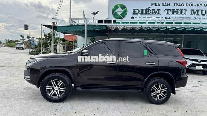 Toyota Fortuner 2022 2.4L 4x2 AT máy dầu tự động