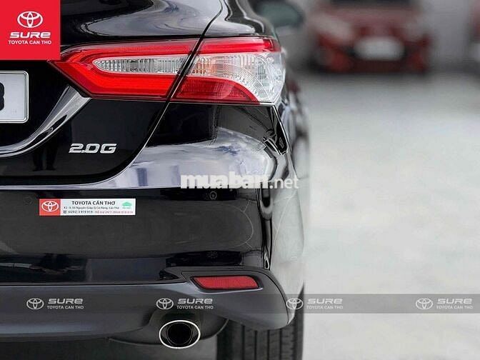 Toyota Camry 2.0G Đen 2021 siêu đẹp