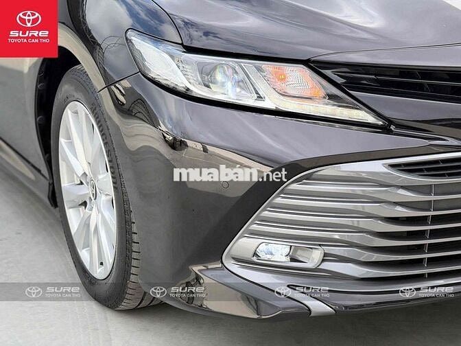 Toyota Camry 2.0G Đen 2021 siêu đẹp