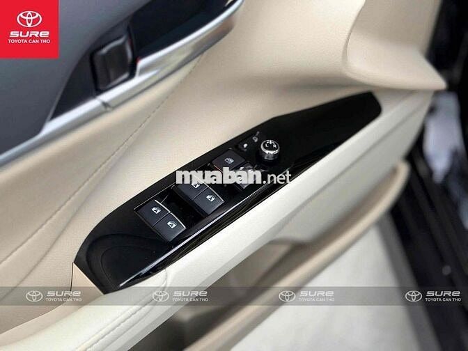 Toyota Camry 2.0G Đen 2021 siêu đẹp