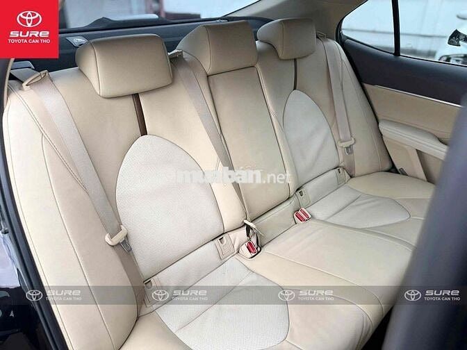 Toyota Camry 2.0G Đen 2021 siêu đẹp