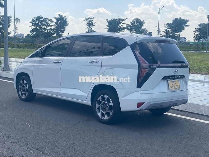 Hyundai Stargazer 7 chỗ Tự động Trắng