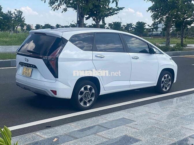 Hyundai Stargazer 7 chỗ Tự động Trắng