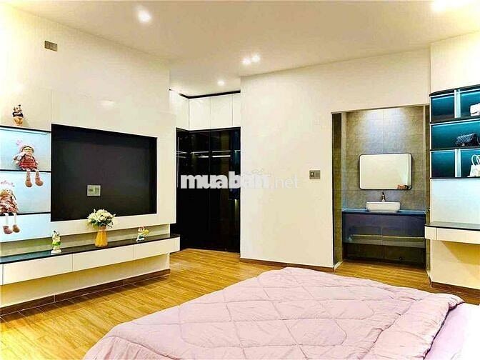 Cho thuê nhà mặt tiền Nguyễn Hữu Thọ, Trung tâm sầm uất