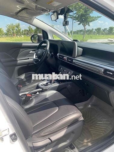 Hyundai Stargazer 7 chỗ Tự động Trắng
