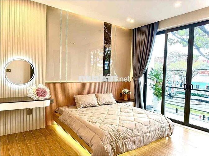 Cho thuê nhà mặt tiền Nguyễn Hữu Thọ, Trung tâm sầm uất