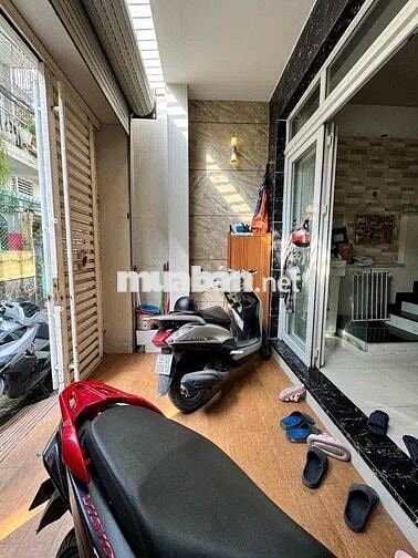 Nhà đẹp như biệt thự khu yên tĩnh chim hót líu lo, Gần mặt tiền ngay N