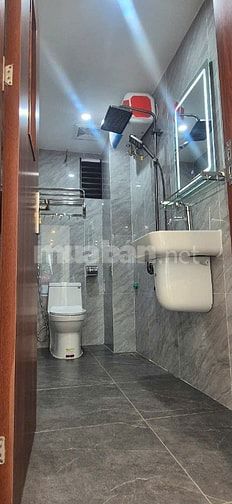 Cho thuê mặt phố nguyễn cơ thạch . Dt. 45 m2 *.6 tầng thang máy . Mới 