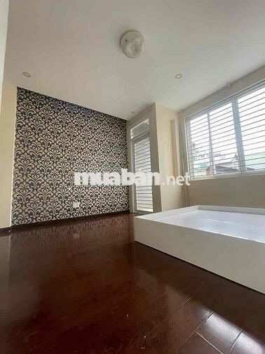 Nhà đẹp như biệt thự khu yên tĩnh chim hót líu lo, Gần mặt tiền ngay N