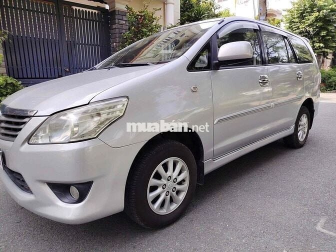 Toyota Innova E 2013