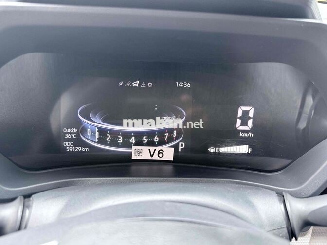 Toyota Veloz Cross Top 2022 Đen 7 chỗ ngay chủ ký