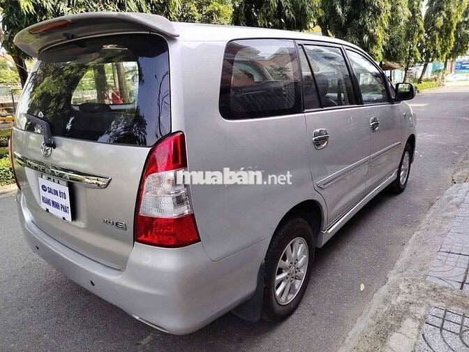 Toyota Innova E 2013