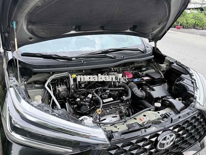 Toyota Veloz Cross Top 2022 Đen 7 chỗ ngay chủ ký
