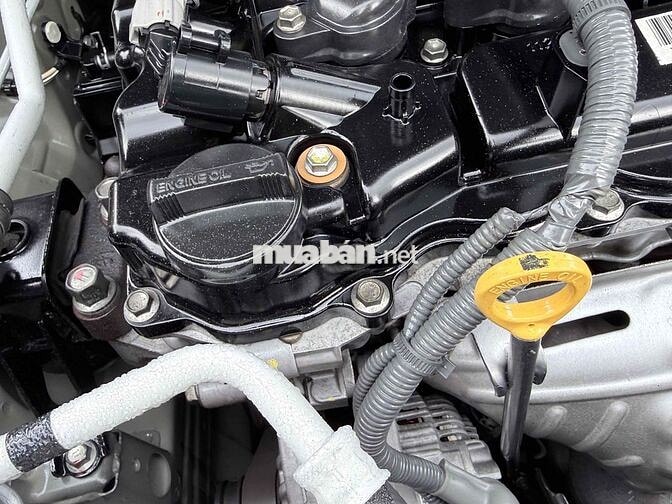Toyota Veloz Cross Top 2022 Đen 7 chỗ ngay chủ ký