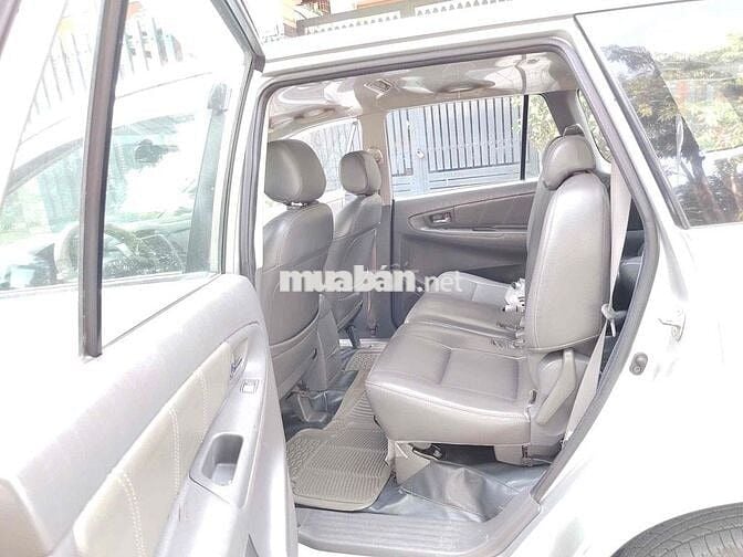 Toyota Innova E 2013