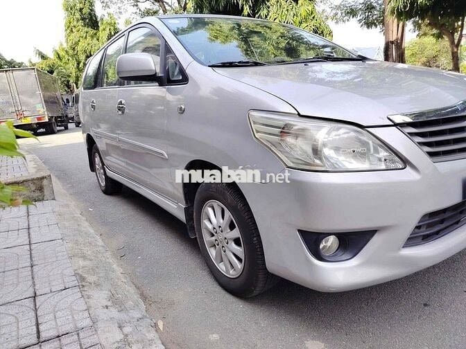 Toyota Innova E 2013