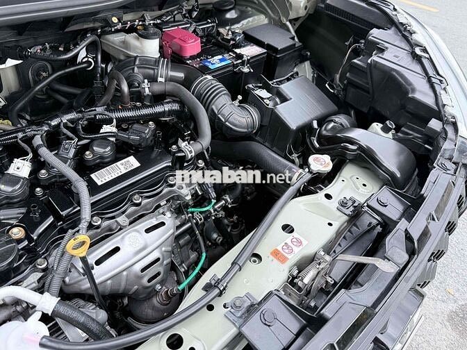 Toyota Veloz Cross Top 2022 Đen 7 chỗ ngay chủ ký