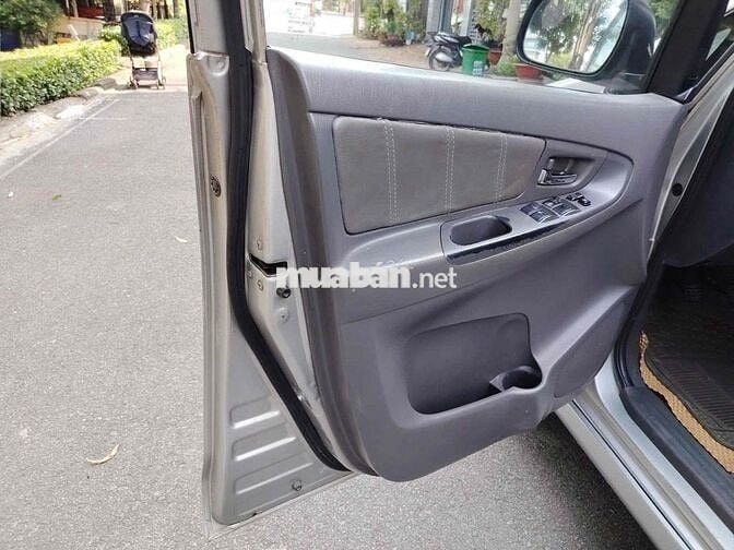 Toyota Innova E 2013