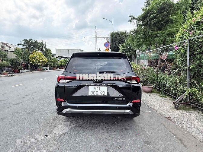 Toyota Veloz Cross Top 2022 Đen 7 chỗ ngay chủ ký
