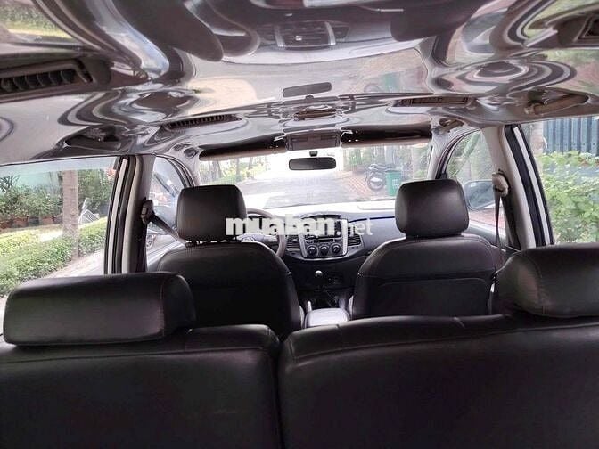 Toyota Innova E 2013