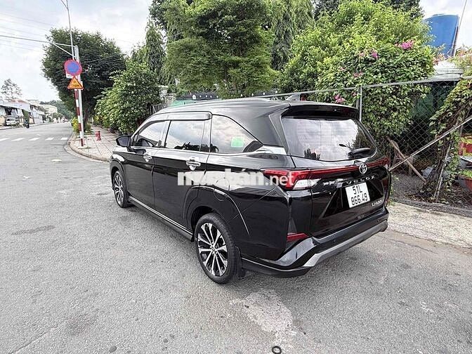Toyota Veloz Cross Top 2022 Đen 7 chỗ ngay chủ ký