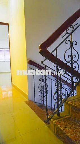 NHÀ 3 TẦNG QUẬN 5 – HẺM Ô TÔ, 2 MẶT THOÁNG TRƯỚC SAU, 5 PHÒNG – 4 WC