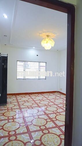NHÀ 3 TẦNG QUẬN 5 – HẺM Ô TÔ, 2 MẶT THOÁNG TRƯỚC SAU, 5 PHÒNG – 4 WC