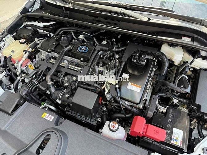 Toyota Corolla Altis 1.8 HEV 2022 Trắng 44.000 Km